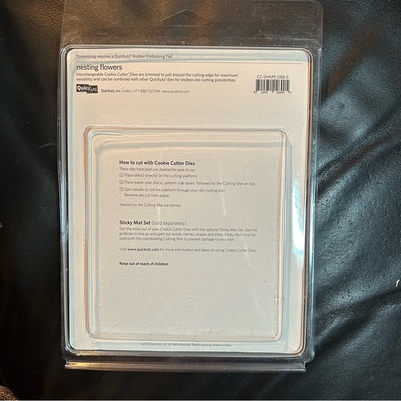 Quickutz/We R Memory Keepers 5 pcs nesting flowers dies - Picture 3 of 5